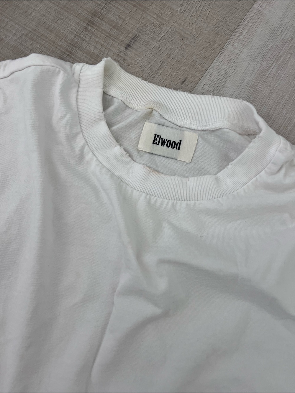 Elwood cropped white tee